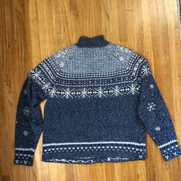 Blue snowflakes beaded fair isle sweater size petite M - Picture 5 of 8